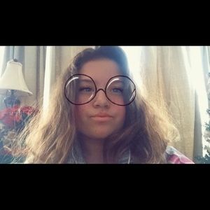 Meet your Posher, Lela